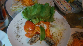 photo assiette crudité et sardines